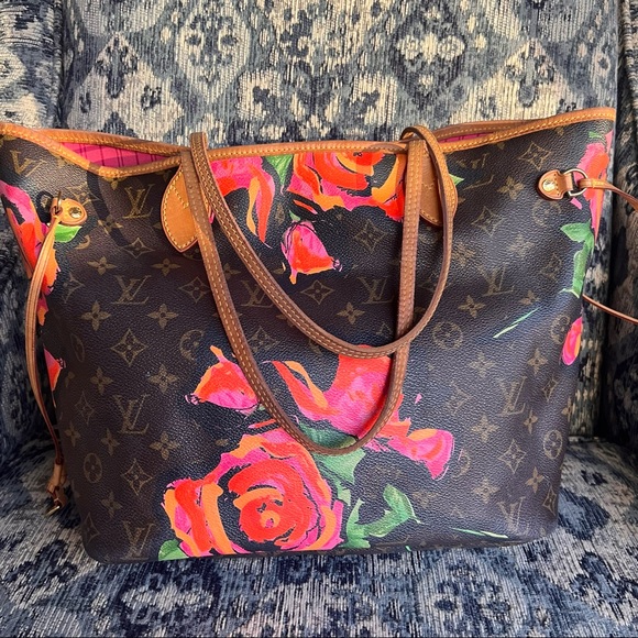 Louis Vuitton Roses Neverfull MM - Picture 5 of 16